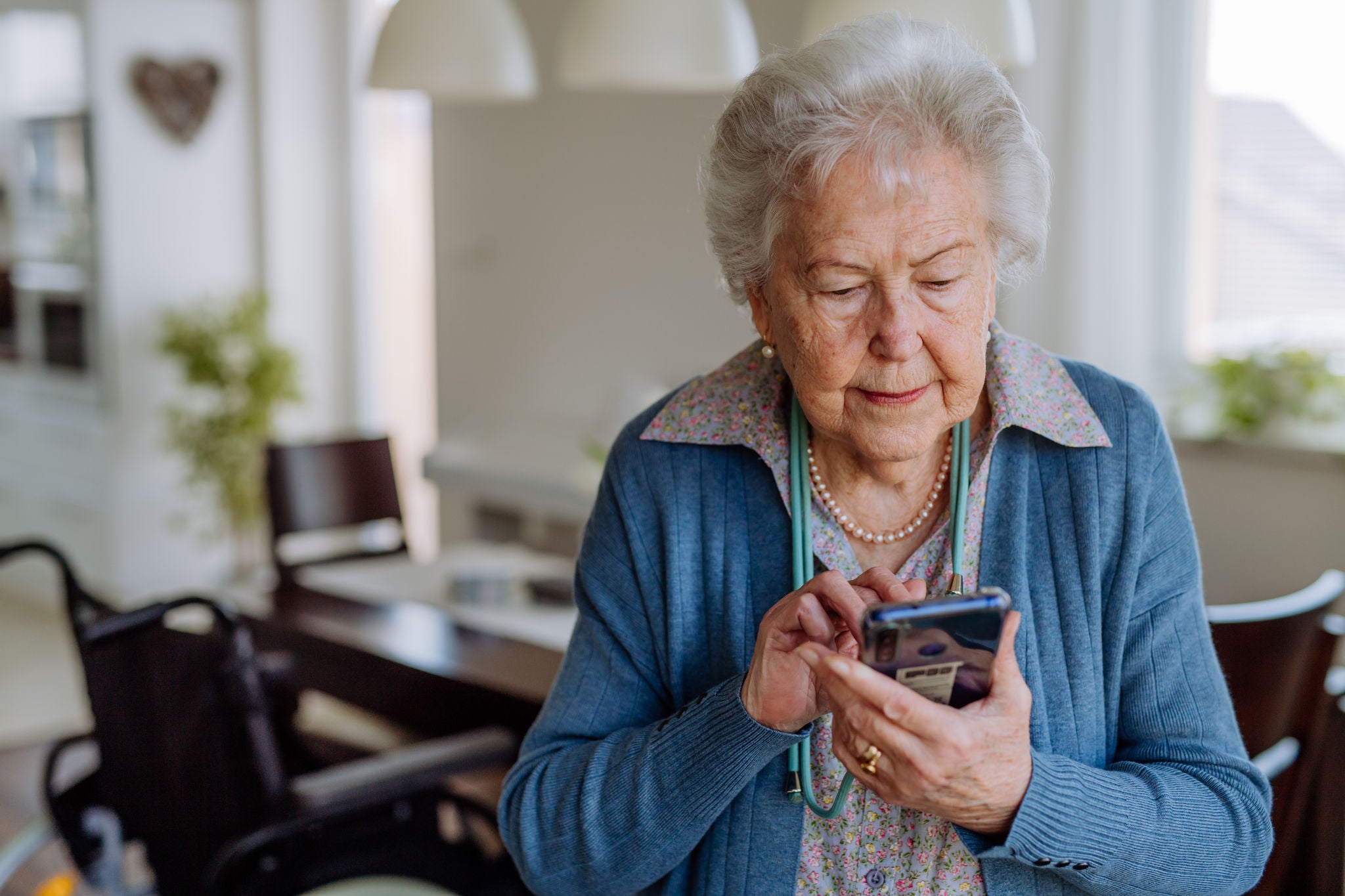 Senior woman using a cellphone