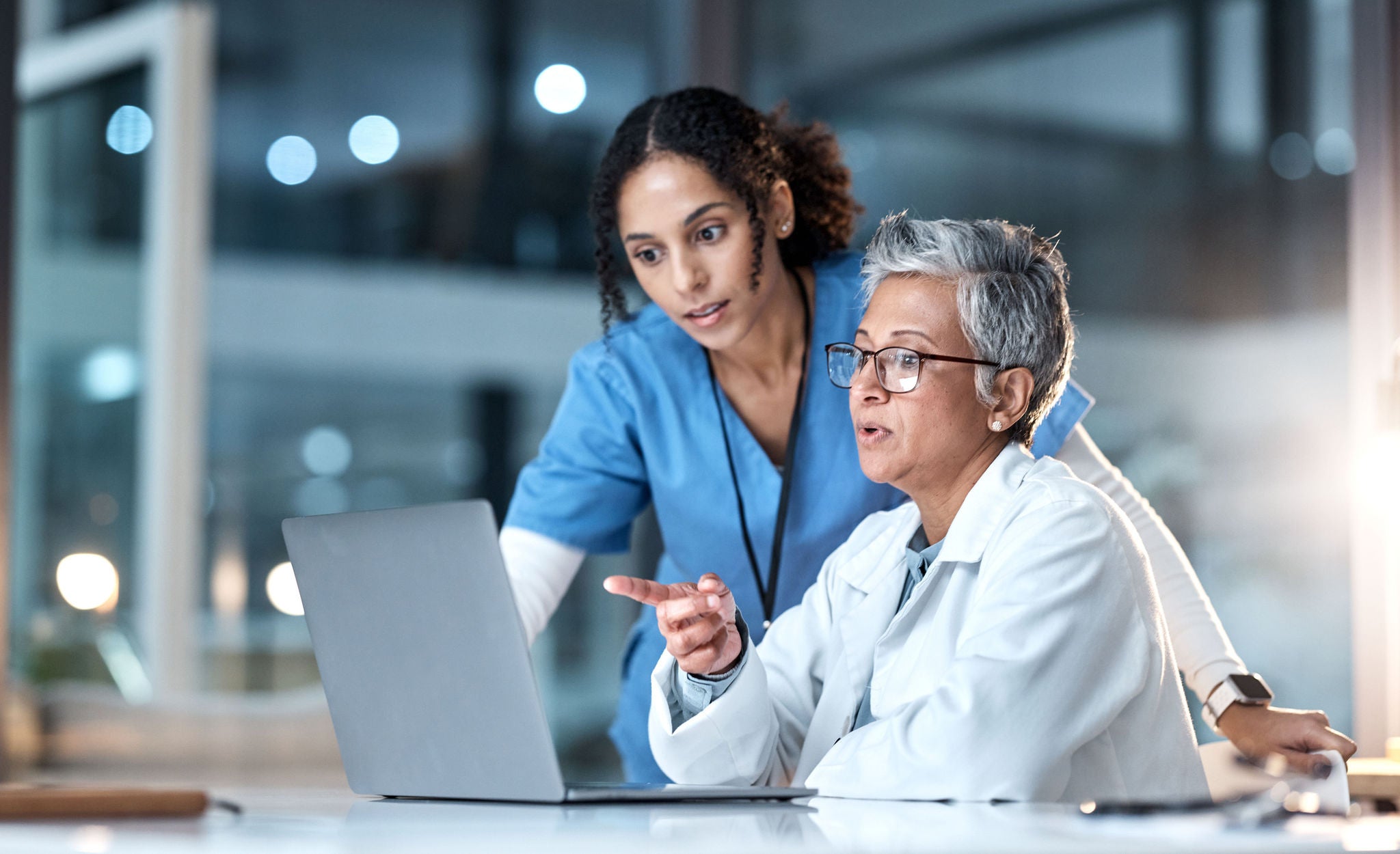 Medical staff on a computer 